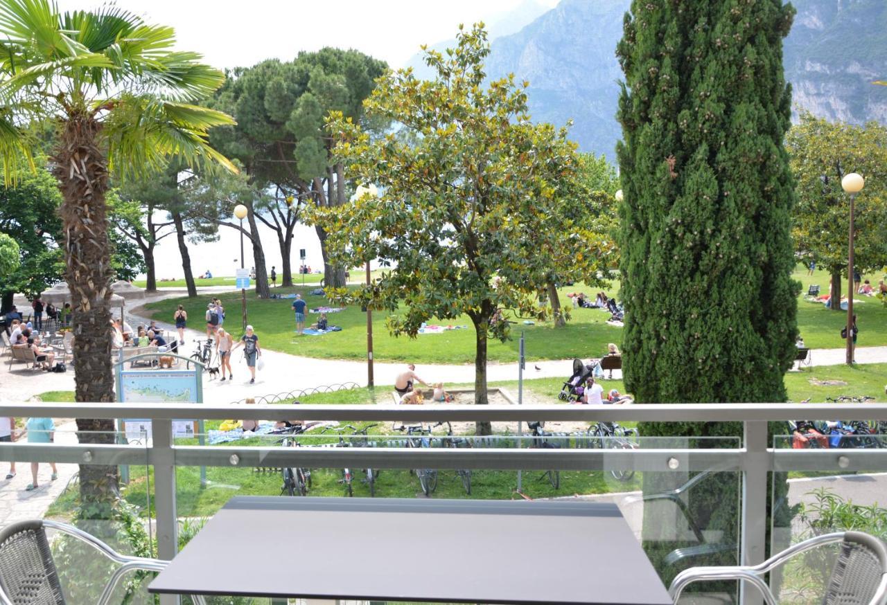 Terrazza Sul Lago 加尔达湖滨 外观 照片